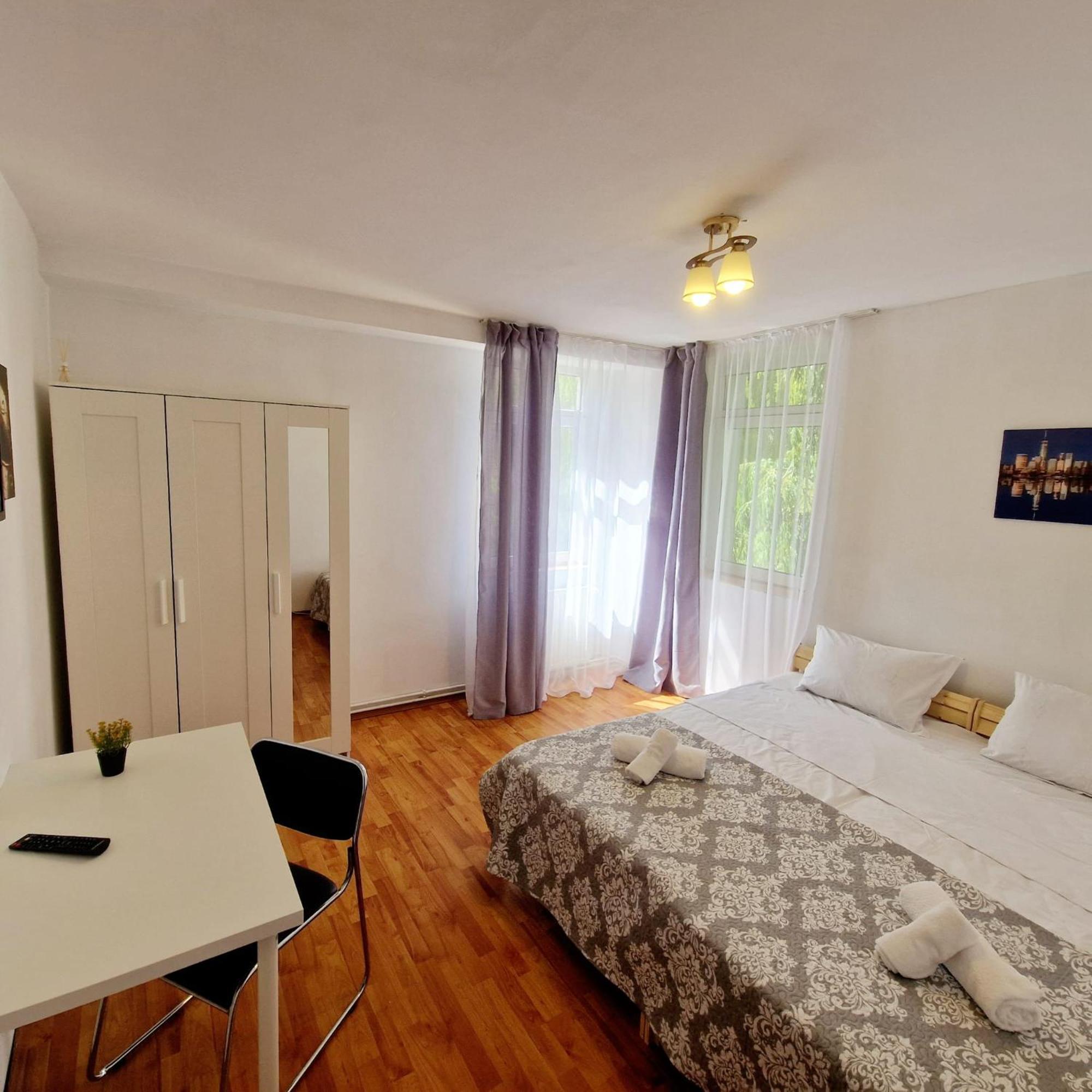 Stephanie Apartment-Centru Civic Braşov Buitenkant foto